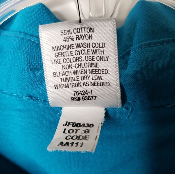 East 5th Woman Blouse Turquoise Short Sleeve Button Front Plus Size 1X Top NWT - Picture 4 of 8